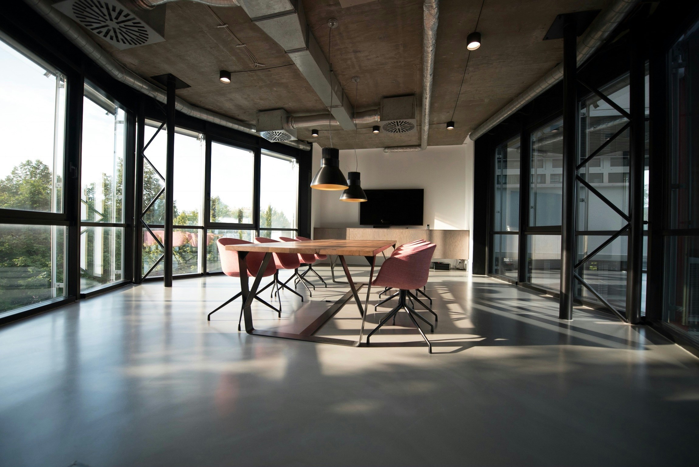 Enterprise Chat Solutions That Don’t Chain You to a Desk